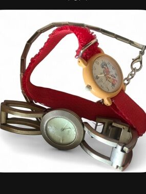 3 Vintage Children’s Bracelets. Vintage fossil watch, vintage minnie mouse watch
